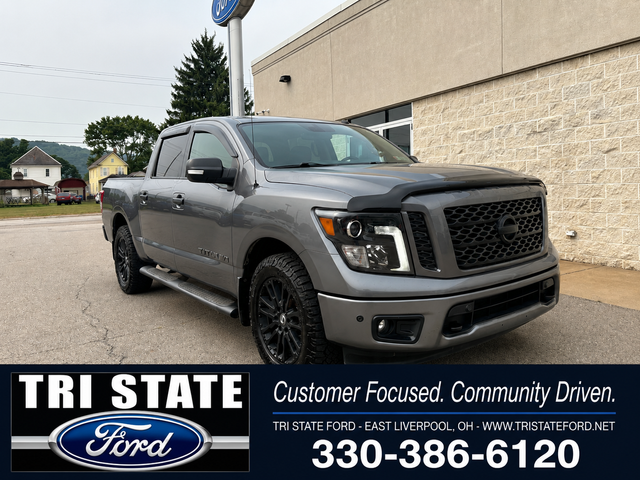Gray (Gun Metallic) 2019 Nissan Titan Pickup Truck Four-Wheel Drive 7-Speed Automatic