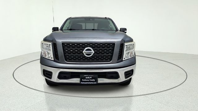2019 Nissan Titan SV - 7