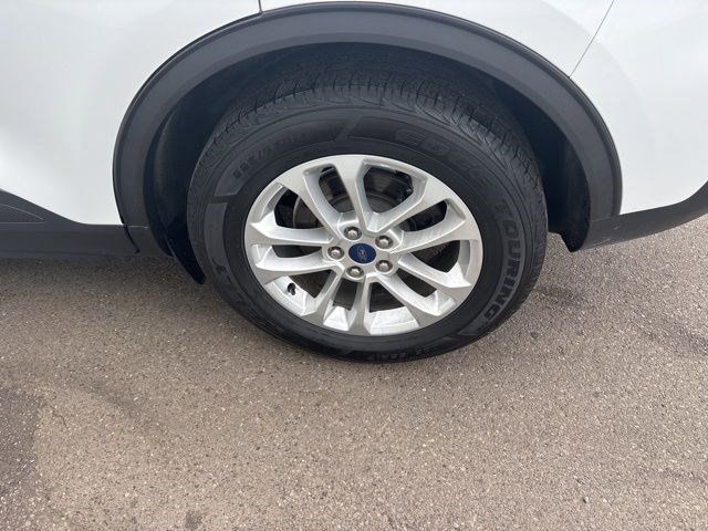 2020 Ford Escape SE photo