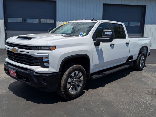 Summit White 2024 Chevrolet Silverado 2500HD Pickup Truck Four-Wheel Drive Automatic