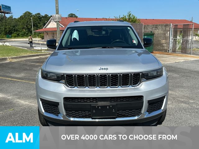 Used 2021 Silver Jeep Laredo image 2