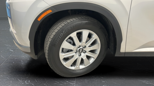 Used 2025 Typhoon Silver Hyundai SEL image 39