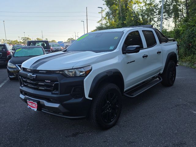 Summit White 2025 Chevrolet Colorado Pickup Truck Four-Wheel Drive 8-Speed Automatic