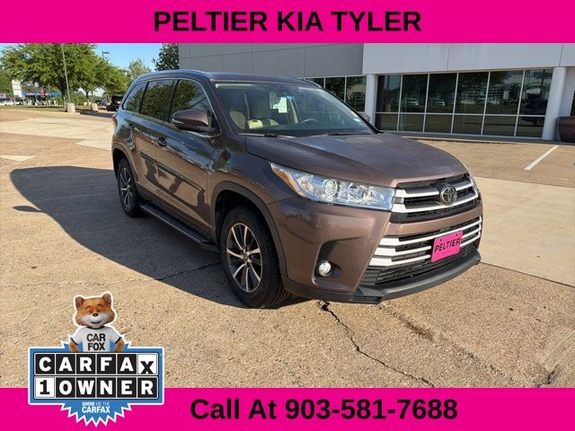 Toasted Walnut Pearl 2017 Toyota Highlander XLE SUV / Crossover Front-Wheel Drive 8-Speed Automatic
