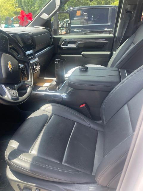 Used 2024 White Chevrolet LTZ image 8