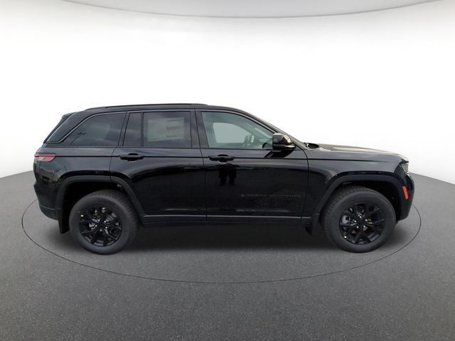 new 2026 Jeep Grand Cherokee car, priced at $48,290