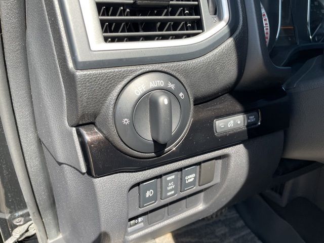 Used 2019 Magnetic Black Metallic Nissan SL image 13