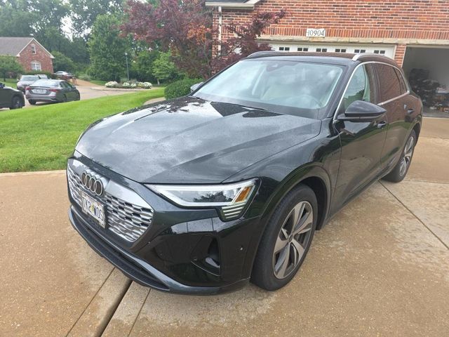 2024 Audi Q8 e-tron quattro Premium Plus AWD