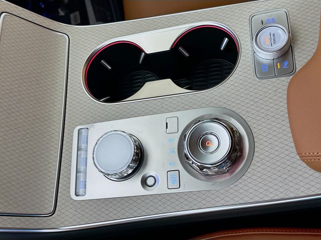 Thumbnail: 2026 Genesis GV80 - 15