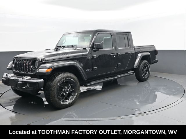Black Clearcoat 2024 Jeep Gladiator Willys Crew Cab 4WD Pickup Truck Four-Wheel Drive 8-Speed Automatic