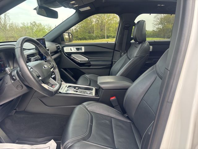 Used 2022 White Ford ST image 17