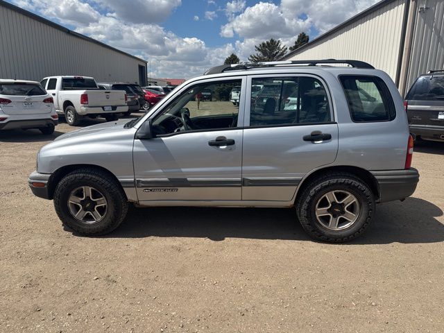 2002 Silver Metallic Chevrolet Tracker Base 4X4 SUV