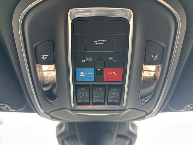 2026 Jeep Cherokee Limited - diamond black crystal pearlcoat exterior view 20