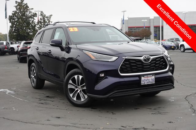 used 2023 Toyota Highlander car, priced at $37,300