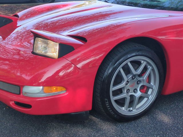 Used 2001 Red Chevrolet Z06 image 9