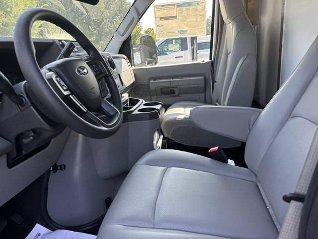 New 2027 White Ford 16FT BOX/LIFTGATE image 18