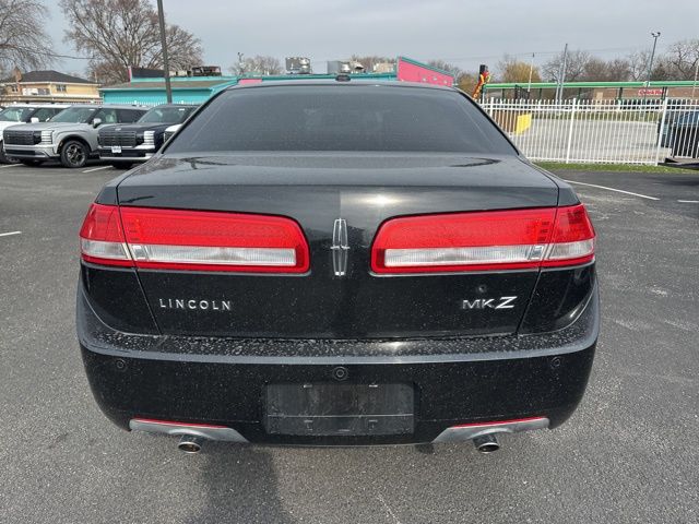 Used 2011 Black Lincoln Base image 11