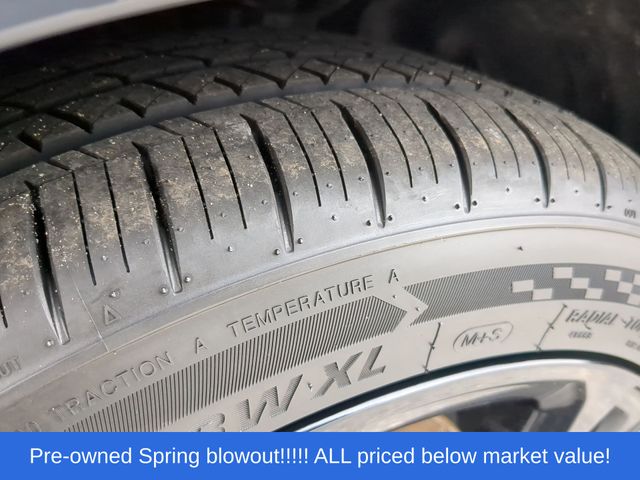 Used 2025 UNDERGROUND Toyota SE image 19
