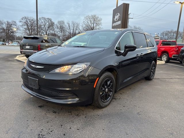 Used 2023 Black Chrysler LX image 10