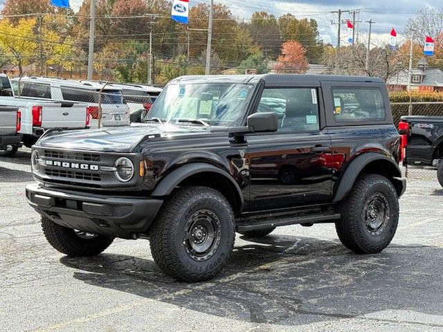 New 2025 Black Ford Base image 10