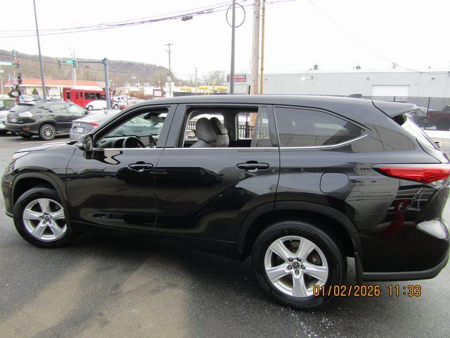 used 2022 Toyota Highlander car, priced at $21,999