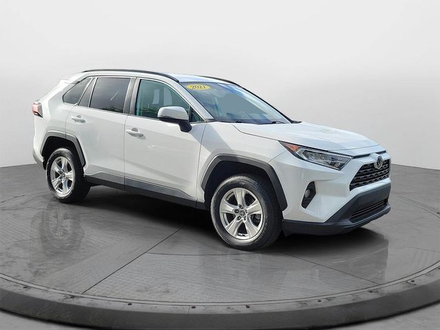 Super White 2021 Toyota RAV4 XLE FWD SUV / Crossover Front-Wheel Drive 8-Speed Automatic