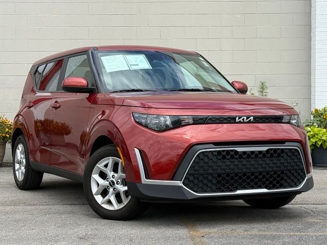 Mars Orange 2023 Kia Soul SUV / Crossover Front-Wheel Drive Continuously Variable Transmission