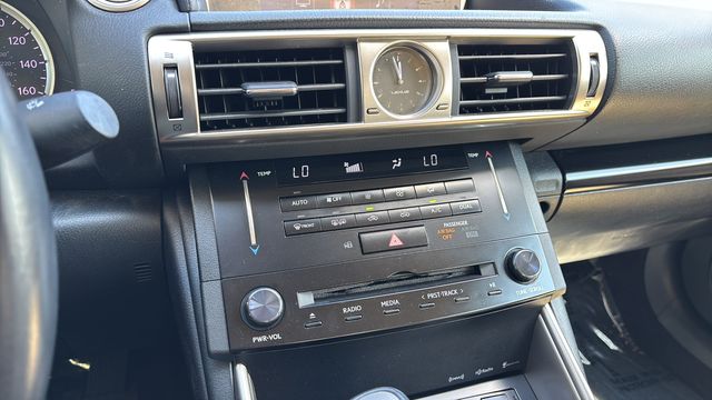 Used 2014  Lexus 250 image 31