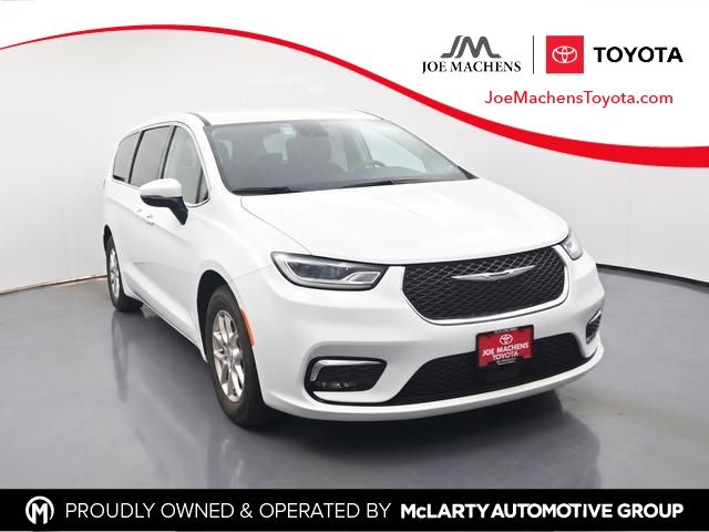 Bright White Clearcoat 2023 Chrysler Pacifica Touring L FWD Minivan Front-Wheel Drive 9-Speed Automatic