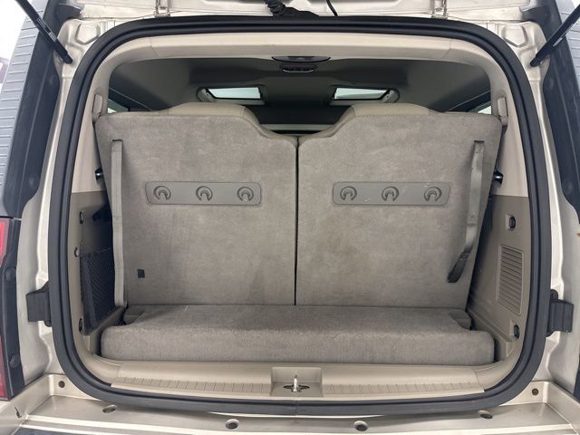 used 2009 Jeep Commander car, priced at $6,995