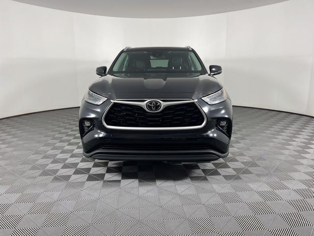 2022 Toyota Highlander XLE 3