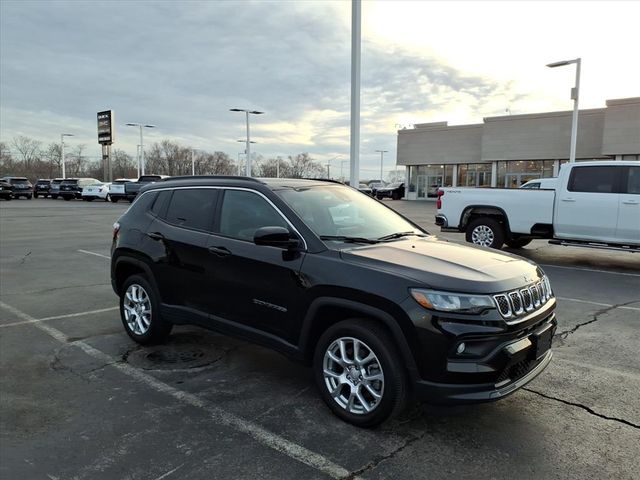 2024 Jeep Compass Latitude Lux 4WD