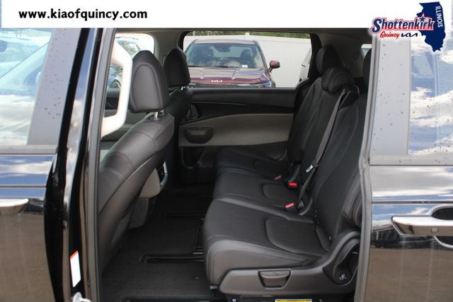 New 2026 Kia Carnival MPV Van