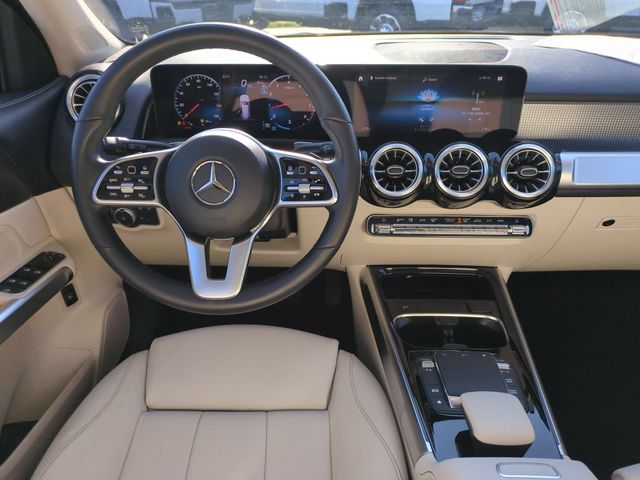 Used 2023  Mercedes-Benz GLB 250 image 29