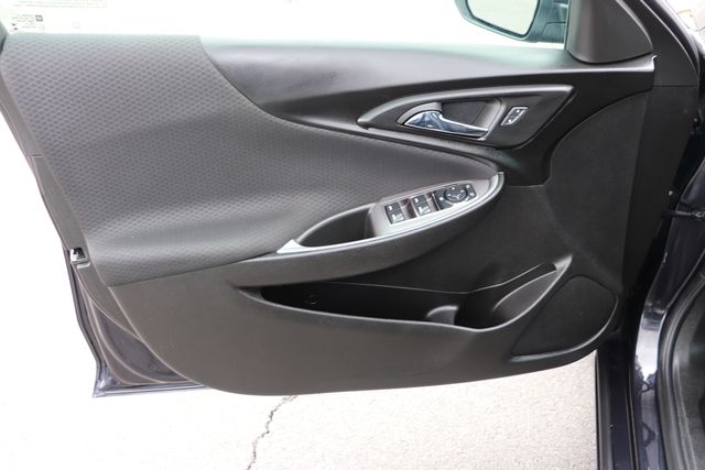 2023 Chevrolet Malibu LT photo