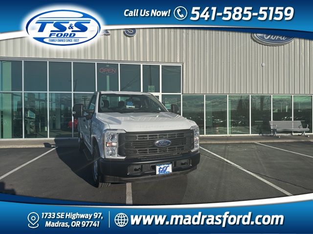 Oxford White 2024 Ford F-350 Super Duty Pickup Truck 4X2 Automatic