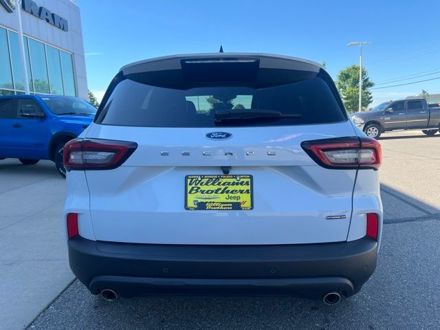 2025 Ford Escape Hybrid ST-Line Select - Silver Metallic exterior view 8