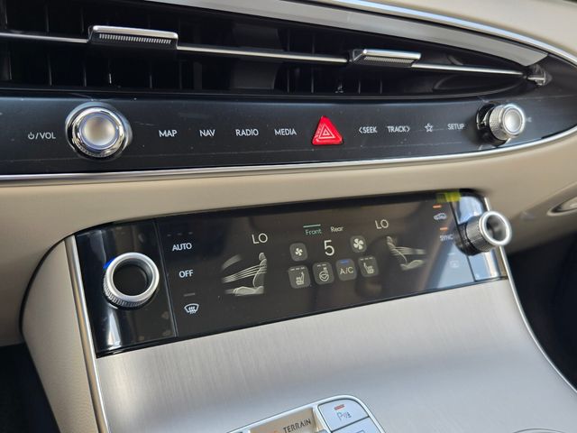 2027 Genesis Gv70