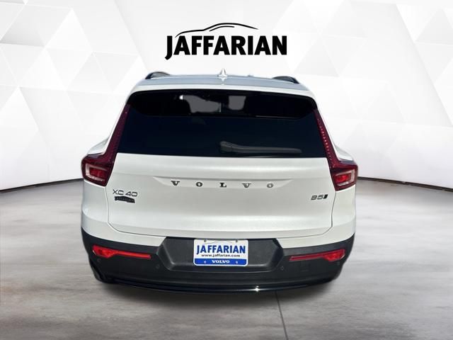 Used 2024 Volvo XC40 SUV