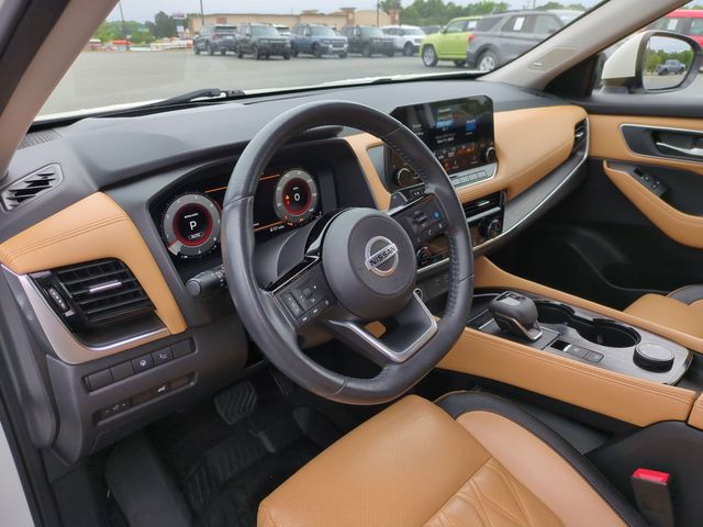 Used 2021 White Nissan Platinum image 15