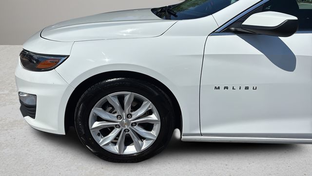 Used 2025 White Chevrolet LT image 36