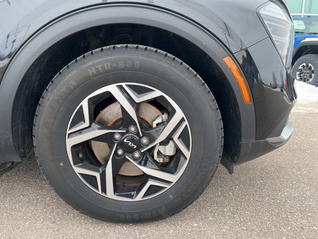 2024 Kia Sportage LX - Fusion Black exterior view 5