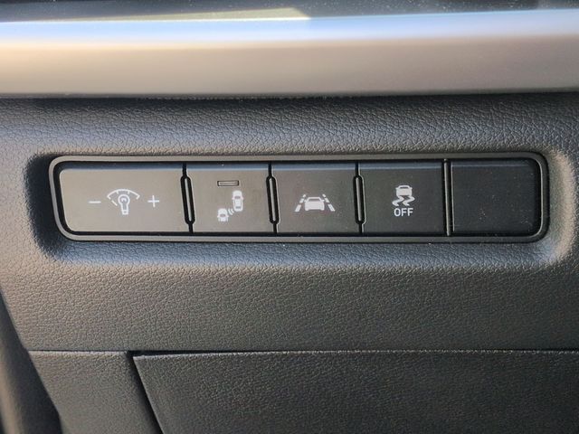 Used 2021 White Kia S image 20