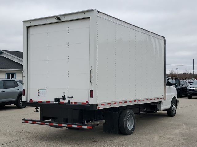 New 2026 Chevrolet Express 3500 - photo 2