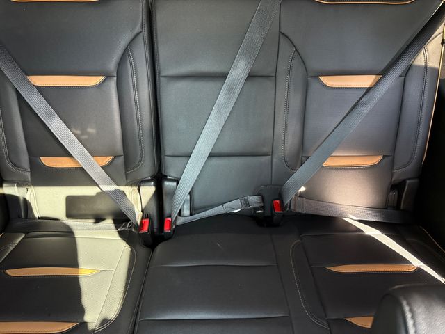 Used 2024 White GMC AT4 image 16