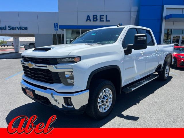 Summit White 2025 Chevrolet Silverado 2500HD Pickup Truck Four-Wheel Drive Automatic