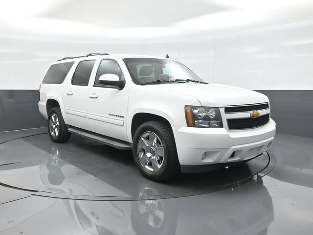 Summit White 2014 Chevrolet Suburban SUV / Crossover Four-Wheel Drive 6-Speed Automatic Overdrive