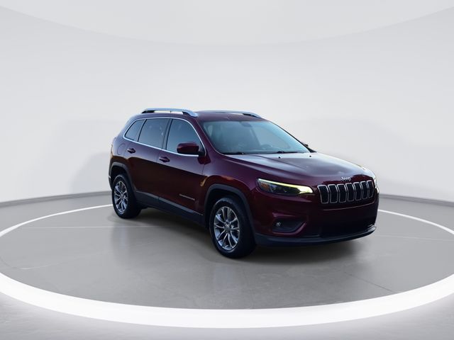 Used 2019 Red Jeep Latitude Plus image 2