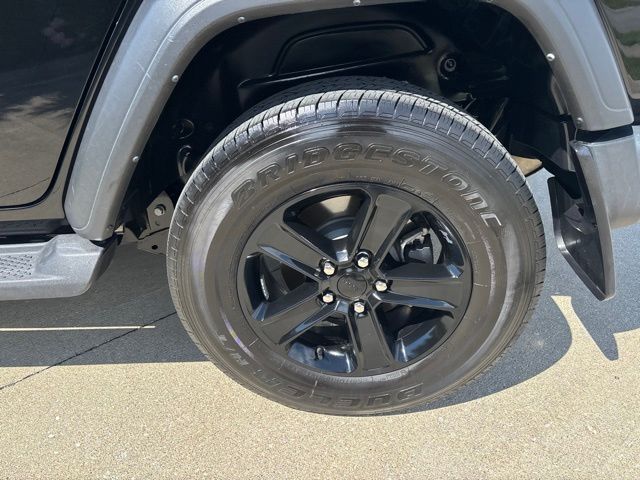 Used 2022 Black Jeep Unlimited Sport Altitude image 10