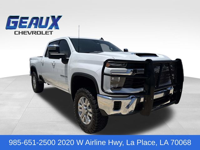 Summit White 2024 Chevrolet Silverado 2500HD Pickup Truck Four-Wheel Drive Automatic